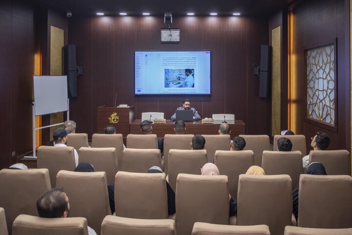 تقرير مصور/ تنظيم دورة عن صيانة المخطوطات وترميمها في كربلاء