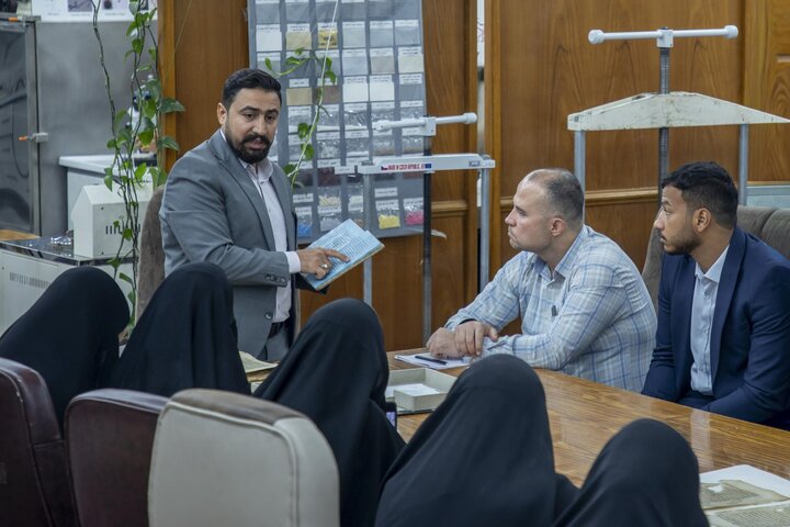 تقرير مصور/ تنظيم دورة عن صيانة المخطوطات وترميمها في كربلاء