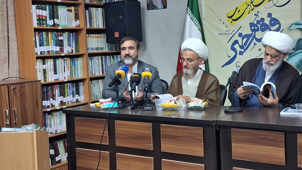 اکبری: خبر، پراهمیت‌ترین و پرتعدادترین گونه در سپهر رسانه‌ای است