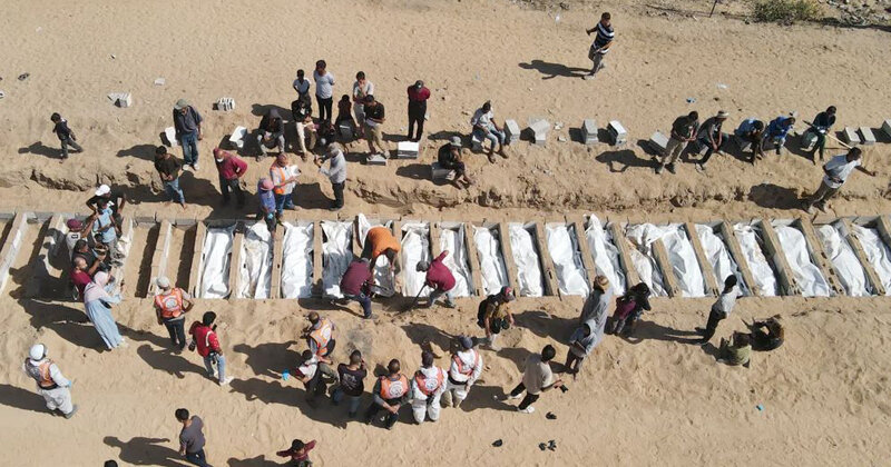 ইসরাইল দুই মৃত জিম্মির পরিবর্তে ৩০ ফিলিস্তিনির মরদেহ হস্তান্তর করেছে।