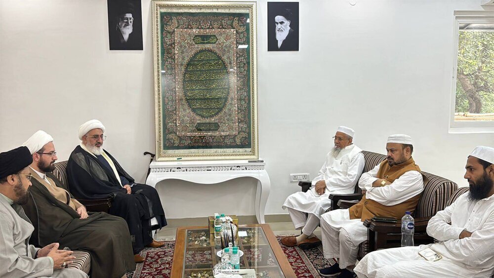 Indian Scholar: We stand firm with Leader of Islamic Revolution