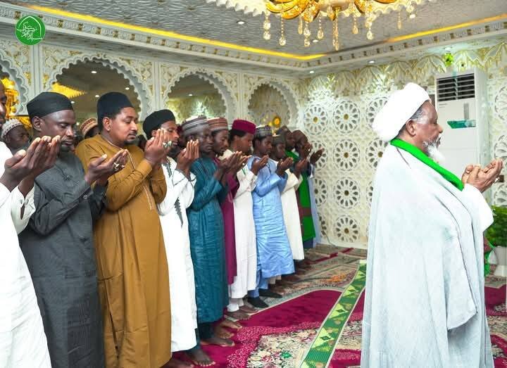 هشدار شیخ زکزاکی نسبت به سلطۀ رسانهای غرب بر افکار عمومی + تصاویر