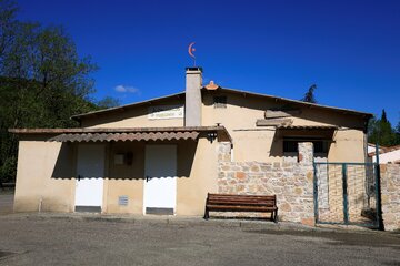 Франсада 8 ај әввәл јандырылмыш Мәсҹидә гаршы јени тәһдидләр