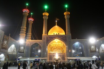 হযরত যাহরা (সা.আ.)-এর শাহাদাত বার্ষিকিতে হযরত মাসুমা (সা.আ.)-এর পবিত্র মাজারে শোকানুষ্ঠান+ছবি।