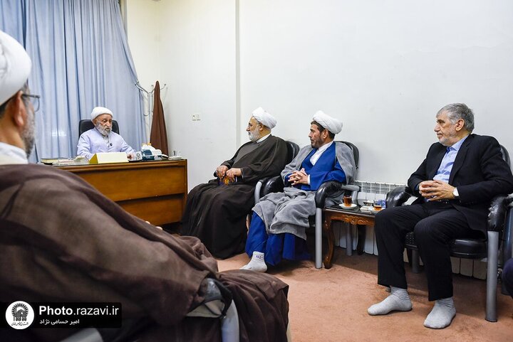 Photos: Members of Ayatollah Milani Congress meet with scholars, Grand Ayatollahs in Qom