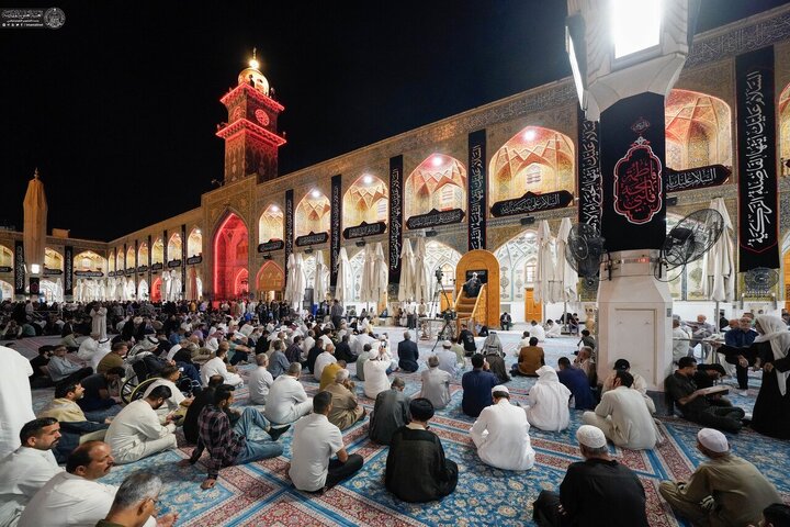Informe fotográfico | Una asamblea de duelo en el el Santuario de Amir al-Mu'minin, Imam Ali (la paz sea con él) en la víspera del aniversario del martirio de la Excelencia Fátima al-Zahra (la paz sea con ella)
