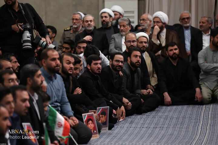 دیدار دانش‌آموزان و دانشجویان با رهبر انقلاب