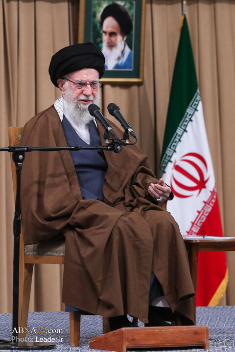 دیدار دانش‌آموزان و دانشجویان با رهبر انقلاب