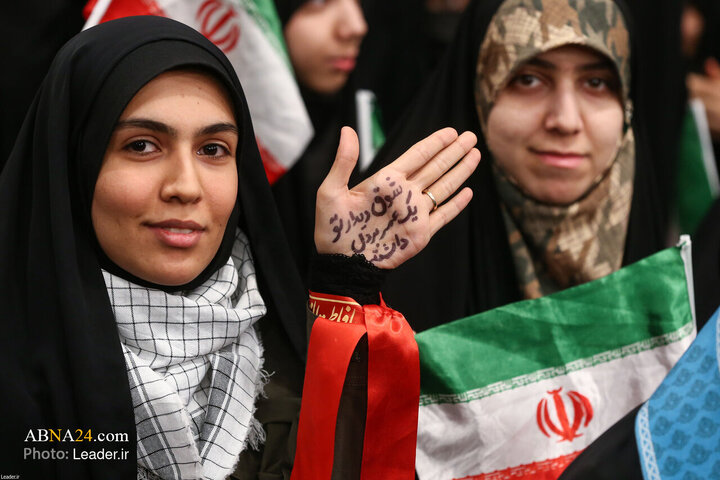 دیدار دانش‌آموزان و دانشجویان با رهبر انقلاب