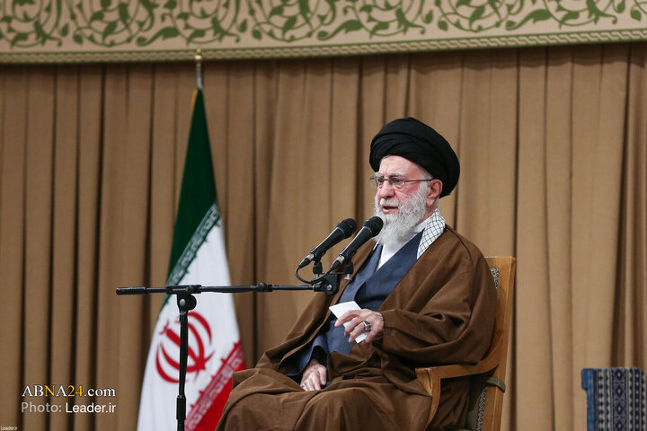 دیدار دانش‌آموزان و دانشجویان با رهبر انقلاب