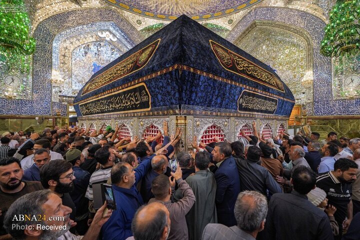 حرمِ مطہر امیرالمؤمنین(ع) حضرت فاطمہ زہرا(س) کی شہادت پر غم و سوگ کے رنگ میں ڈھل گیا