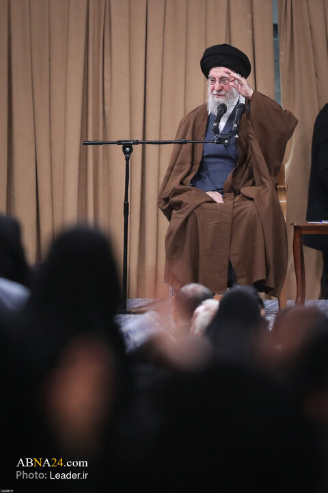 Foto / Öğrencilerin İslam İnkılap Lideriyle Görüşmesinde Seçilmiş Fotoğraf Kareleri