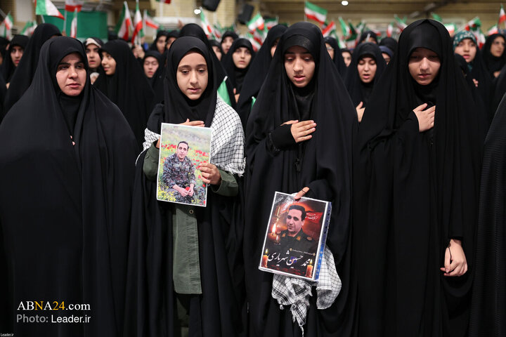 Foto / Öğrencilerin İslam İnkılap Lideriyle Görüşmesinde Seçilmiş Fotoğraf Kareleri