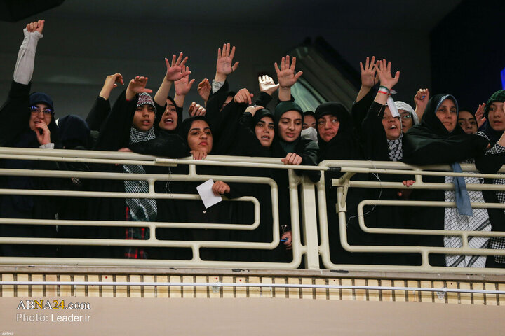 Foto / Öğrencilerin İslam İnkılap Lideriyle Görüşmesinde Seçilmiş Fotoğraf Kareleri