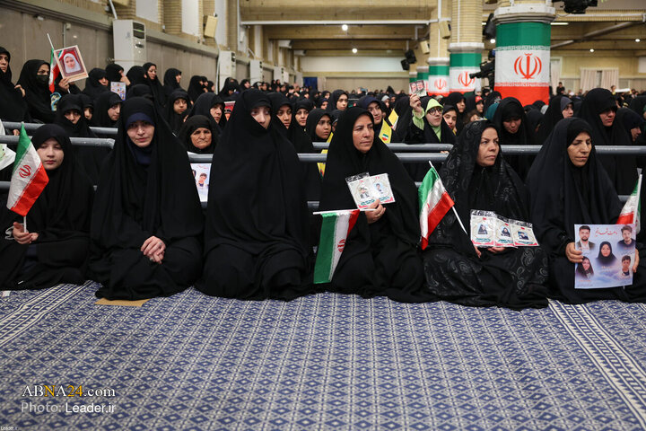 Foto / Öğrencilerin İslam İnkılap Lideriyle Görüşmesinde Seçilmiş Fotoğraf Kareleri