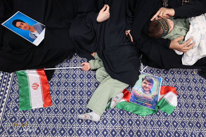 Foto / Öğrencilerin İslam İnkılap Lideriyle Görüşmesinde Seçilmiş Fotoğraf Kareleri