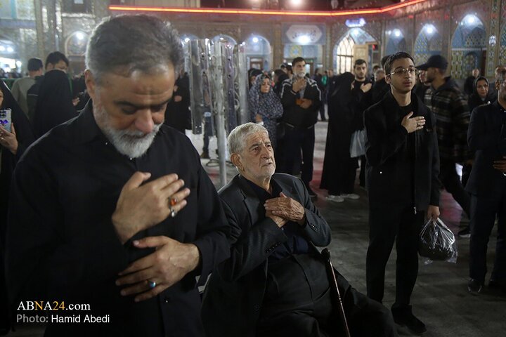 Informe fotográfico | Atmósfera espiritual en el santuario de la Noble Dama de la Familia del Profeta (PB) en la noche del aniversario del martirio de la Excelencia Fátima al-Zahra (la paz sea con ella)