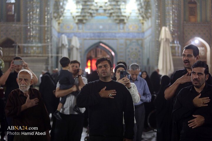 Informe fotográfico | Atmósfera espiritual en el santuario de la Noble Dama de la Familia del Profeta (PB) en la noche del aniversario del martirio de la Excelencia Fátima al-Zahra (la paz sea con ella)