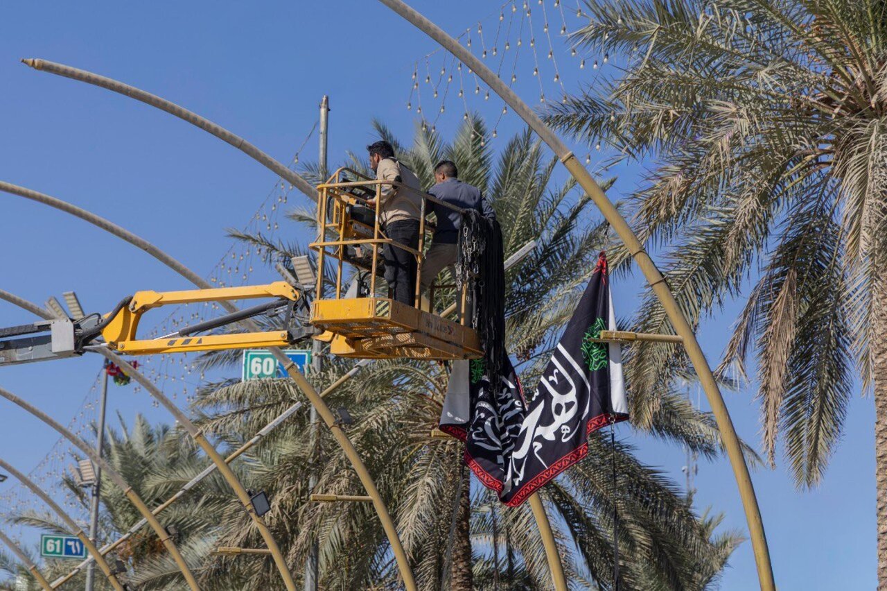 Bayn Al-Haramayn covered in black on martyrdom anniversary of Lady Fatima (+Photos)