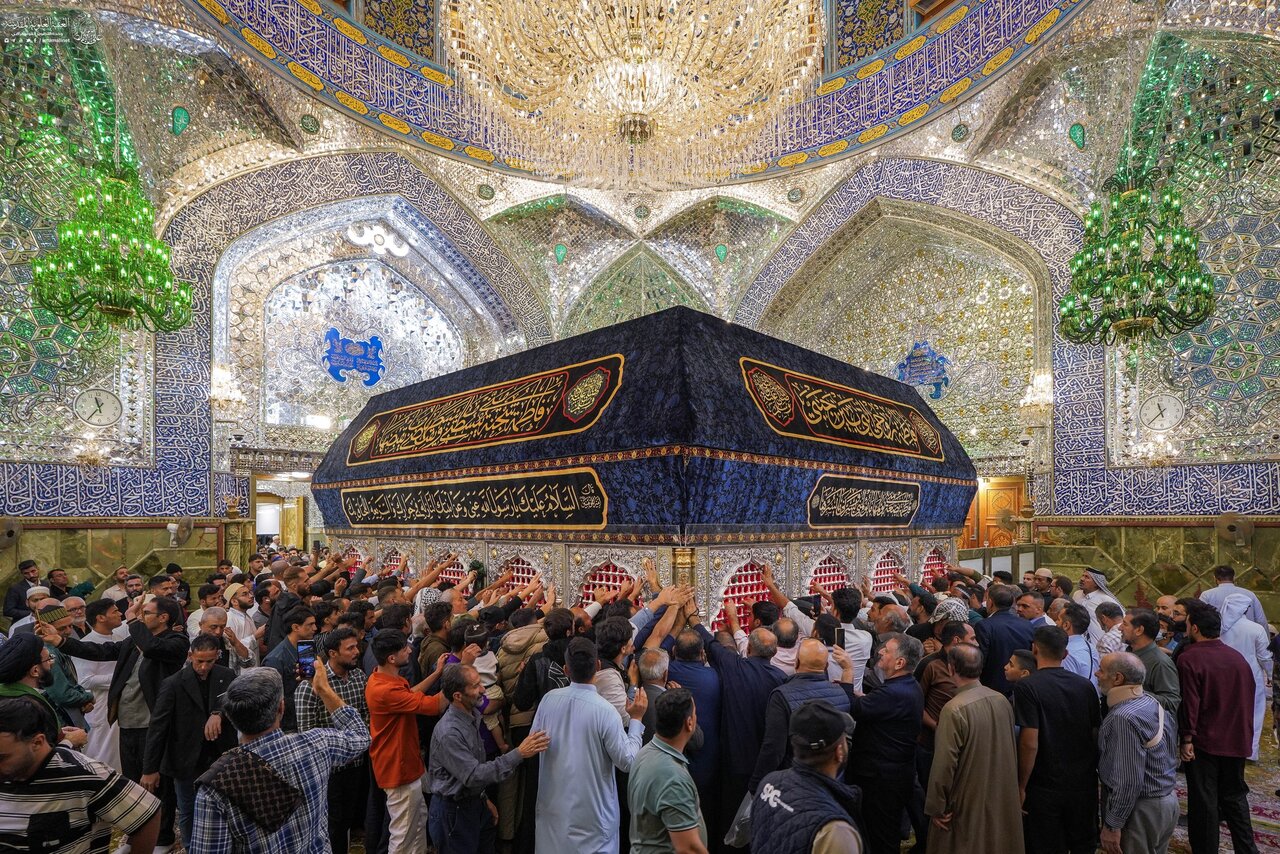 Video: Imam Ali holy shrine draped in sorrow to mark martyrdom of Umm Abiha, Sayyida al-Zahra