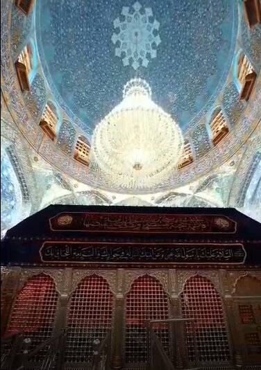 فيديو | مرقد أمير المؤمنين (ع) يكسوه السواد بمناسبة ذكرى استشهاد السيدة الزهراء (س)