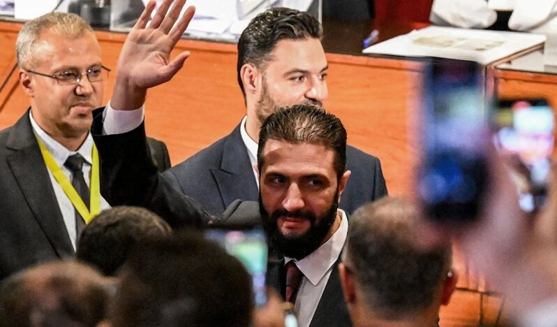 Washington Yeni Şam Yönetimine Yaklaşıyor: “Suriye Dosyasında Başarı Arayışı”