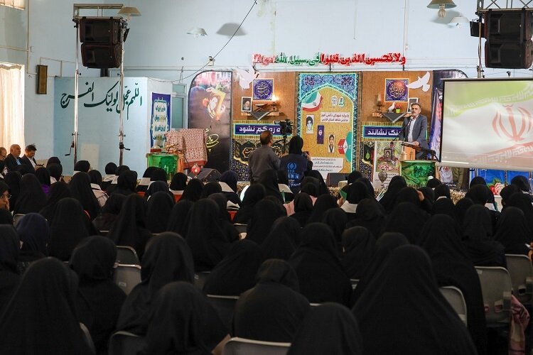 ۱۳ آبان نماد حماسه‌آفرینی دانش‌آموزان و تربیت استکبارستیز است