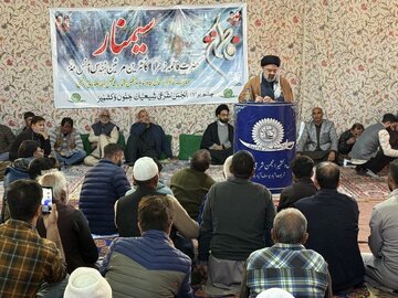 تصویری خبر/ انجمن شرعی شیعیان کی جانب سےکشمیری مرثیہ میں حضرت زہرا س کی منزلت کے عنوان سے سمینار منعقد ہوا۔