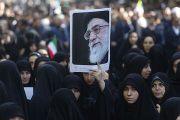 Galeri Foto: Suasana Pawai 13 Aban, Hari Anti Arogansi Global di Tabriz Iran