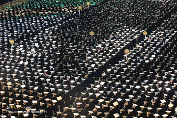 အေမာမ်ဟိုစိုင်းန် (အ.စ) နှင့် ဟဇရသ် အဘာစ် (အ.စ) ရောင်ဇာတော် နှစ်ခု အကြား နိုင်ငံတကာ  တက္ကသိုလ် ကျောင်းသူများ ၏ ဘွဲ့နှင်းသဘင် အခမ်းအနား ကျင်းပ  ။ ။ Pho