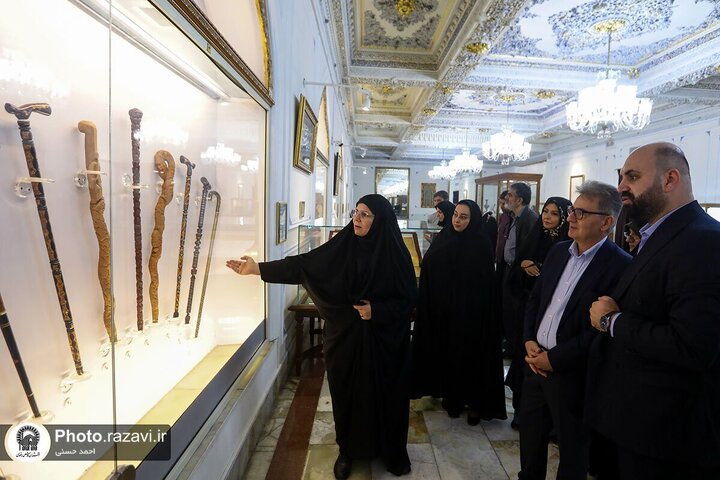 تقرير مصور/ القنصل العام لتركيا يزور متحف العتبة الرضوية المقدسة في مدينة مشهد