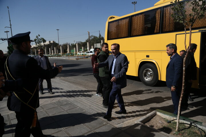 Photos: Iranian artists visit Hazrat Masoumeh holy shrine