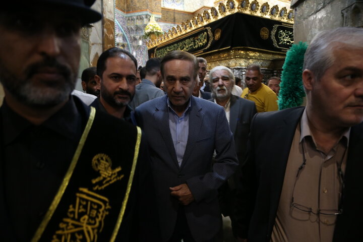 Photos: Iranian artists visit Hazrat Masoumeh holy shrine