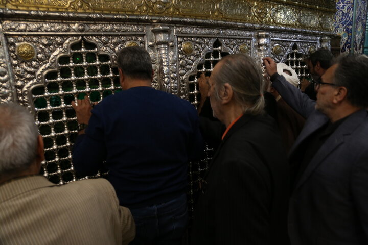 Photos: Iranian artists visit Hazrat Masoumeh holy shrine