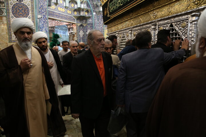 Photos: Iranian artists visit Hazrat Masoumeh holy shrine
