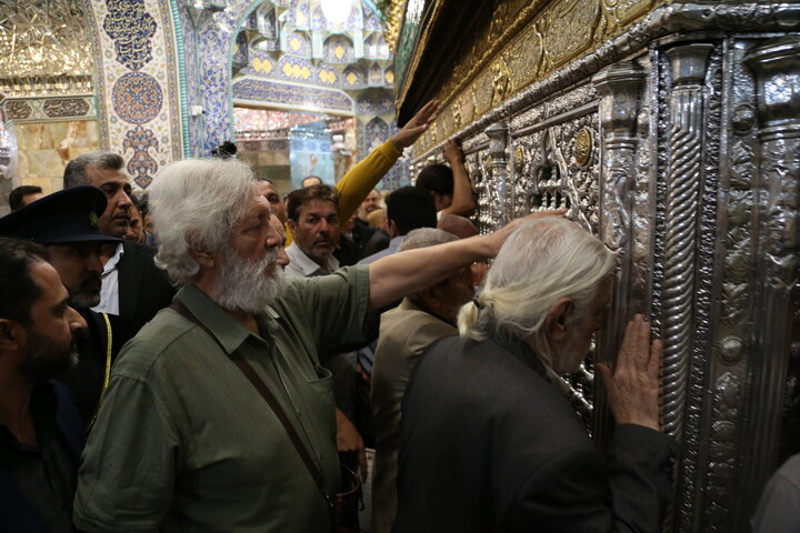 Photos: Iranian artists visit Hazrat Masoumeh holy shrine