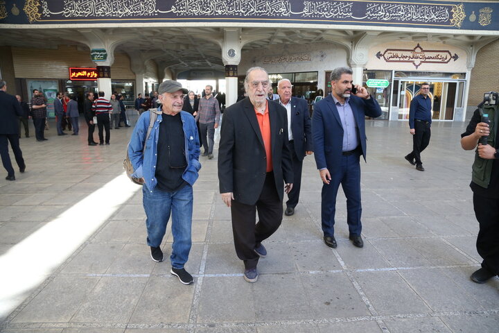 Photos: Iranian artists visit Hazrat Masoumeh holy shrine