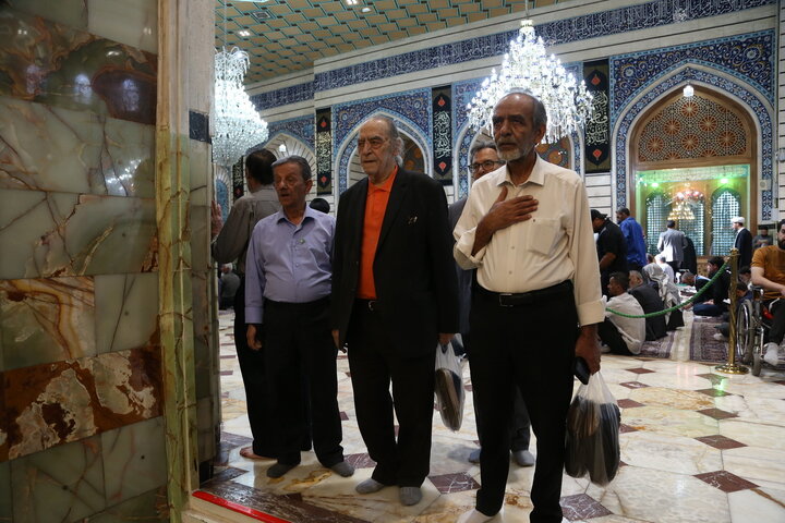 Photos: Iranian artists visit Hazrat Masoumeh holy shrine