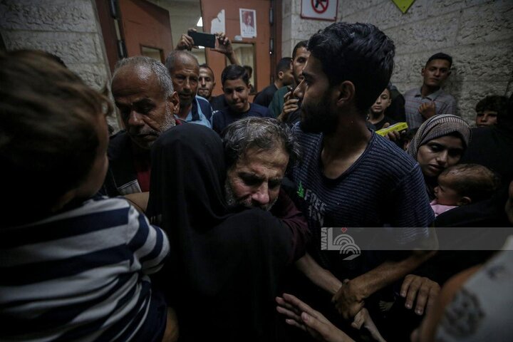 Informe fotográfico | Equipos de la Cruz Roja recibieron a cinco prisioneros de Gaza tras ser liberados de las cárceles israelíes