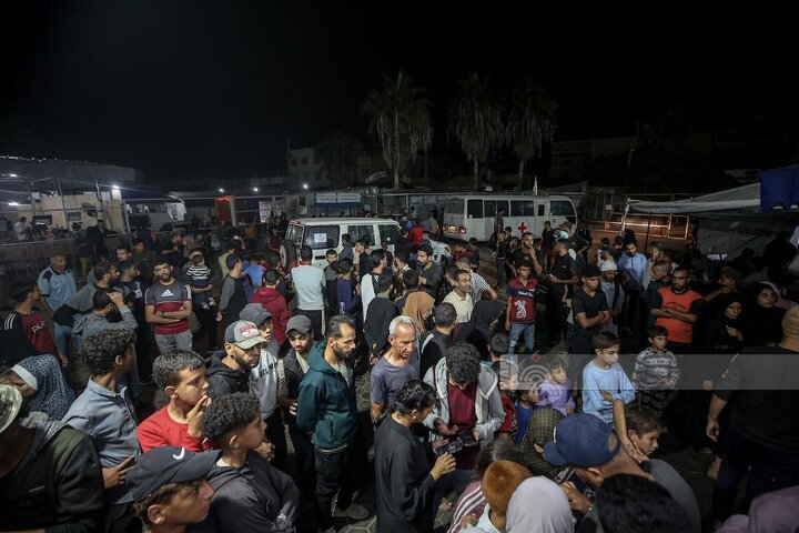 Informe fotográfico | Equipos de la Cruz Roja recibieron a cinco prisioneros de Gaza tras ser liberados de las cárceles israelíes