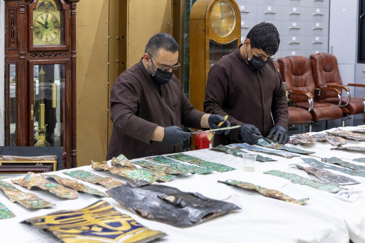 متحف الكفيل ينجز أعمال الصيانة والترميم لمقتنيات العتبة العسكرية المقدسة