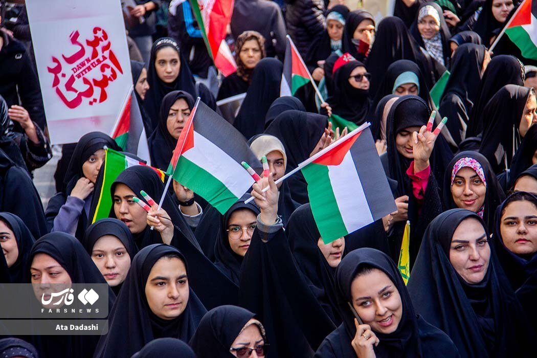 Maandamano ya Siku ya Mwenyezi Mungu – 13 Aban yafanyika kwa Hamasa kubwa Mjini Tabriz