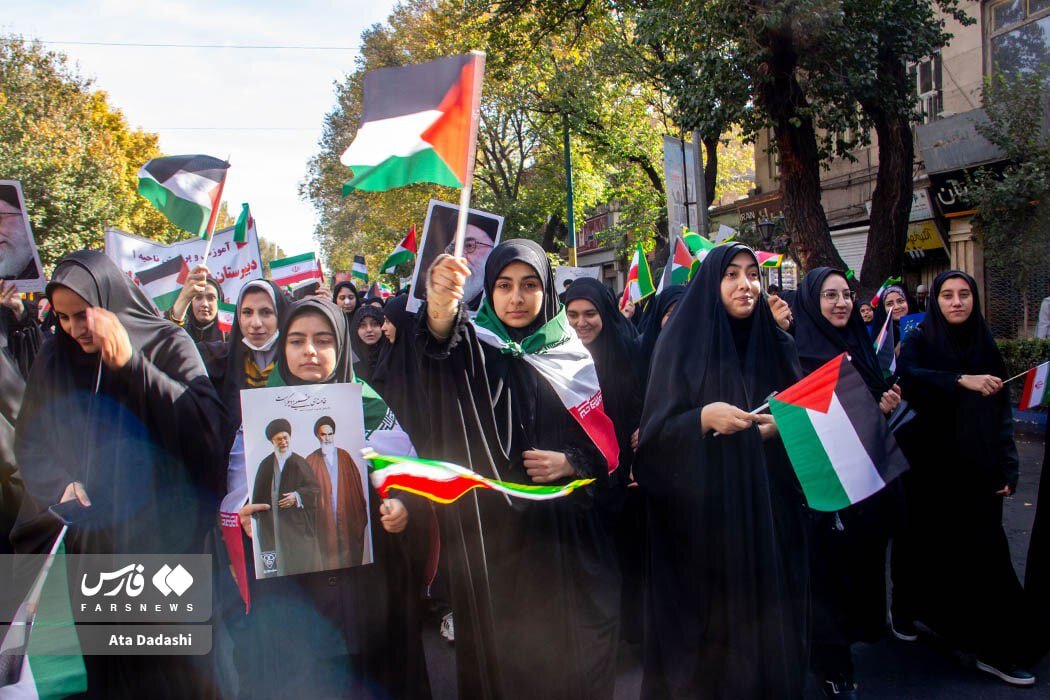 Maandamano ya Siku ya Mwenyezi Mungu – 13 Aban yafanyika kwa Hamasa kubwa Mjini Tabriz