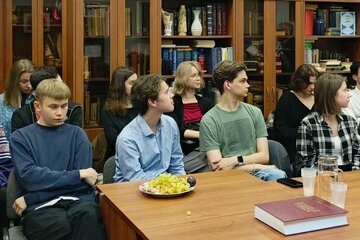 Pelajar Moscow Berkenalan dengan Bahasa dan Budaya Parsi