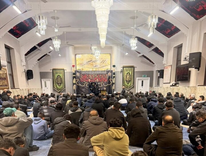 تقرير مصور/ مجلس عزاء بمناسبة استشهاد السيدة "فاطمة الزهراء" (ع) في انجلترا