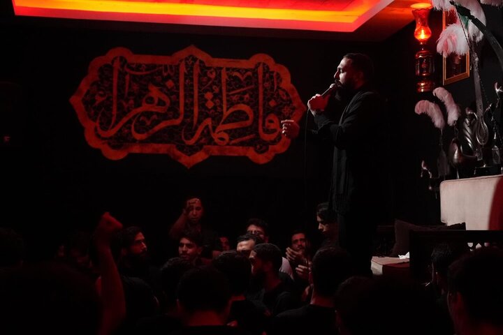 تقرير مصور/ شيعة بيروت يقيمون مجلس عزاء استشهاد السيدة الطاهرة "فاطمة الزهراء" (ع)