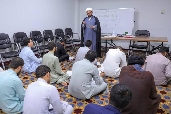 تقرير مصور/ اختتام دورة قرآنية في التلاوة لطلبة العلوم الدينية في النجف الأشرف