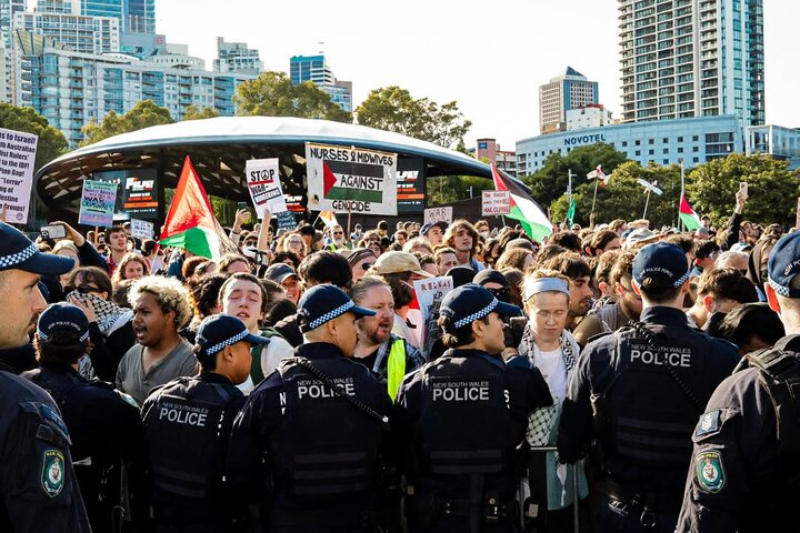 متظاهرون مساندون لفلسطين حاصروا معرضا للأسلحة في مدينة سيدني الأسترالية