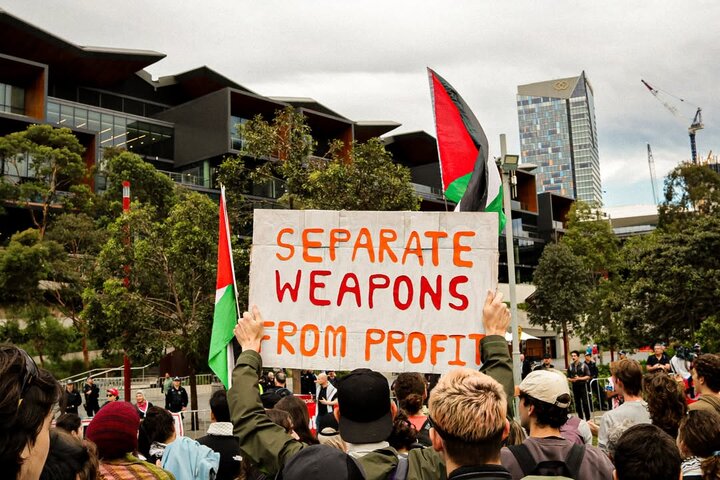 متظاهرون مساندون لفلسطين حاصروا معرضا للأسلحة في مدينة سيدني الأسترالية