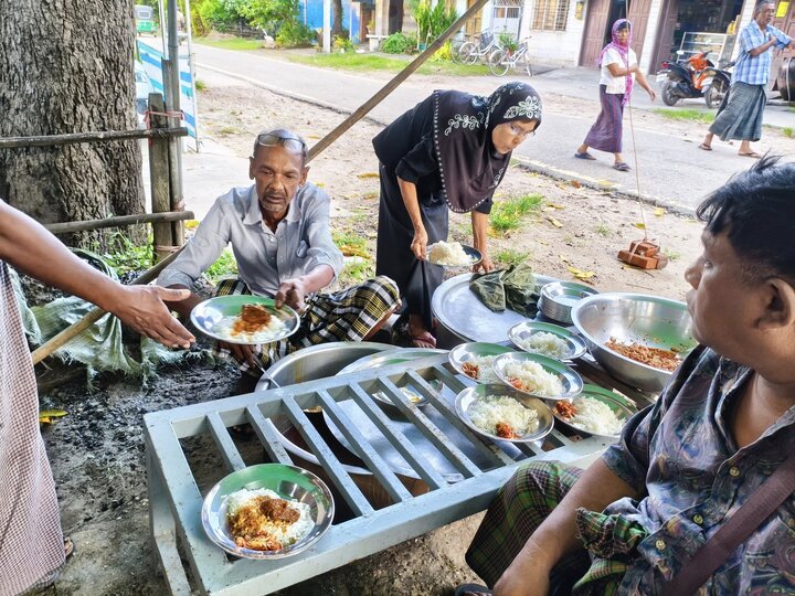ပြည် ရှီအဟ် အေမာမ်ဘာရာ ၏ မဂျ်လစ်စေ ဟဇရသ် ဖွာတွေမဟ် ဇဲဟ်ရာ (စ.အ)   ၏ မြင်ကွင်း ။ ။ Photos